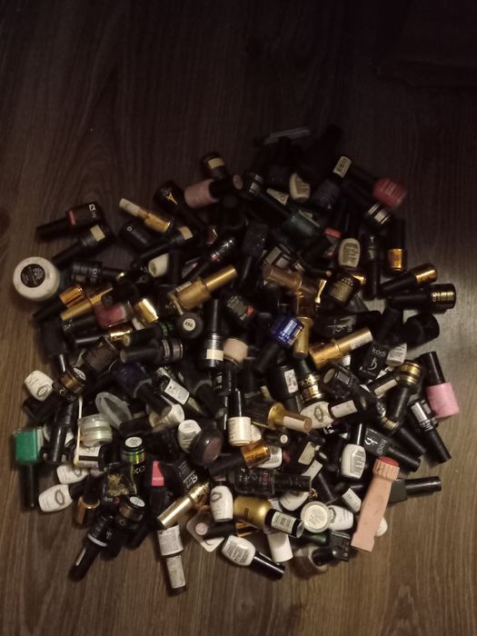 Лаки для маникюра