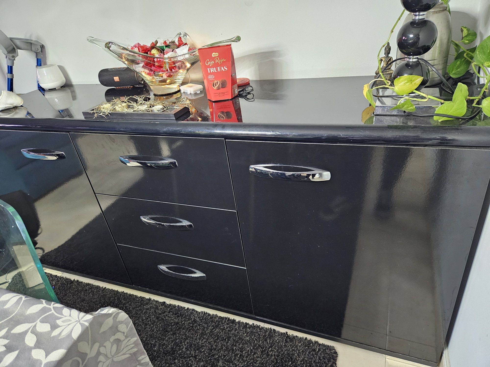 Movel preto de sala