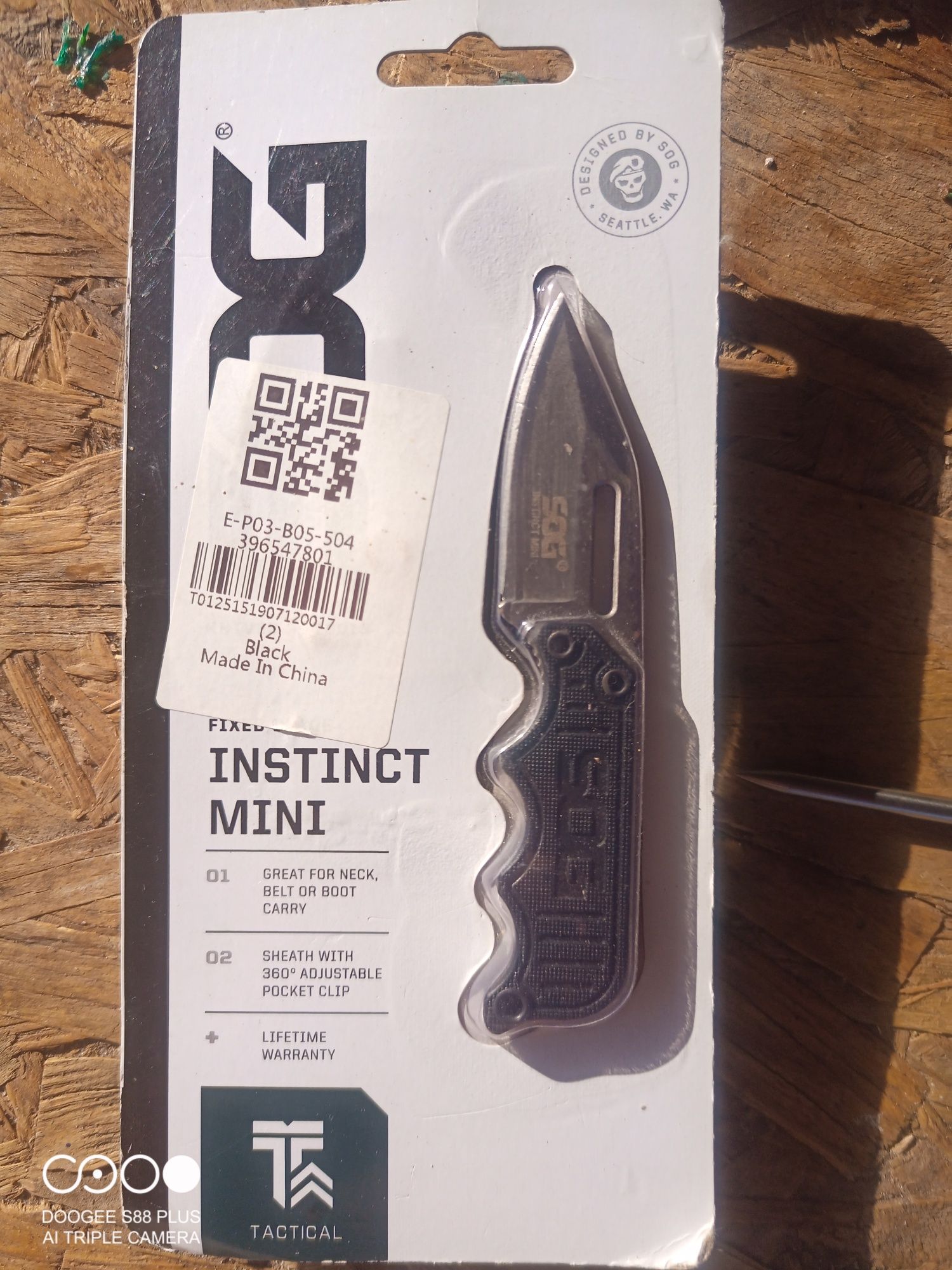 Нож SOG Instinct Mini
