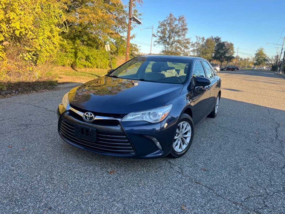 Toyota Camry LE      2015
