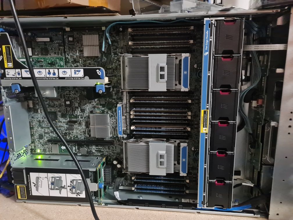 Hp proliant DL380P 36tb  128 Ram  xeon 2X2670  12 TB