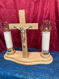 Świecznik z krzyżem i dwoma świecami olejowymi