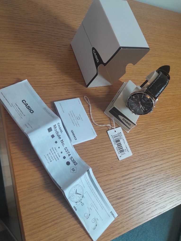 Zegarek CASIO chronograf