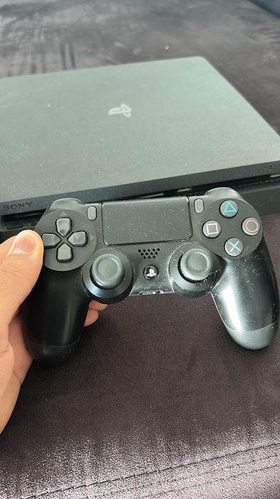 ps4, como novo + 2 comandos + 6 jogos