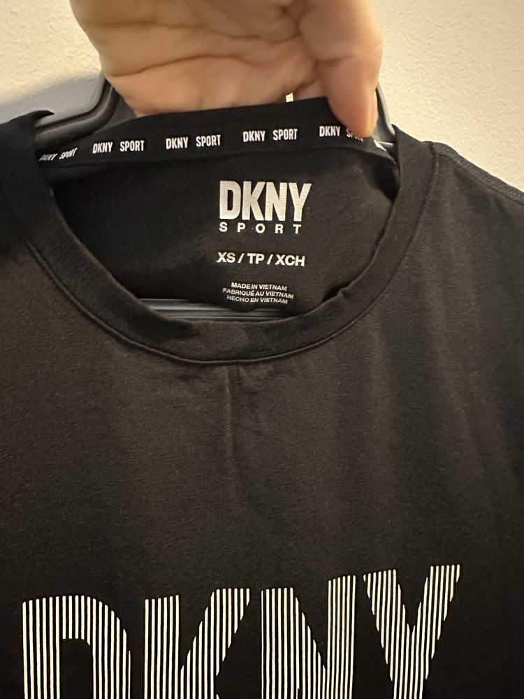 Футболка жіноча, logo DKNY , чорна