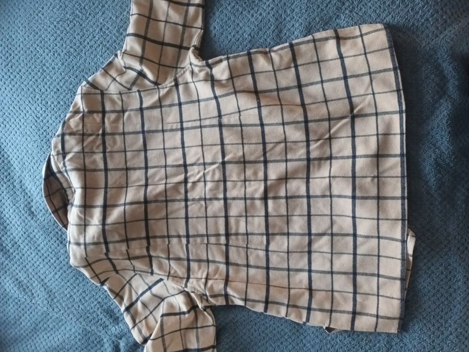 Тепла картата сорочка.