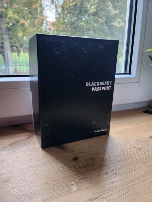 Telefon Blackberry Passport Biały- Stan Idealny, Pełny Zestaw