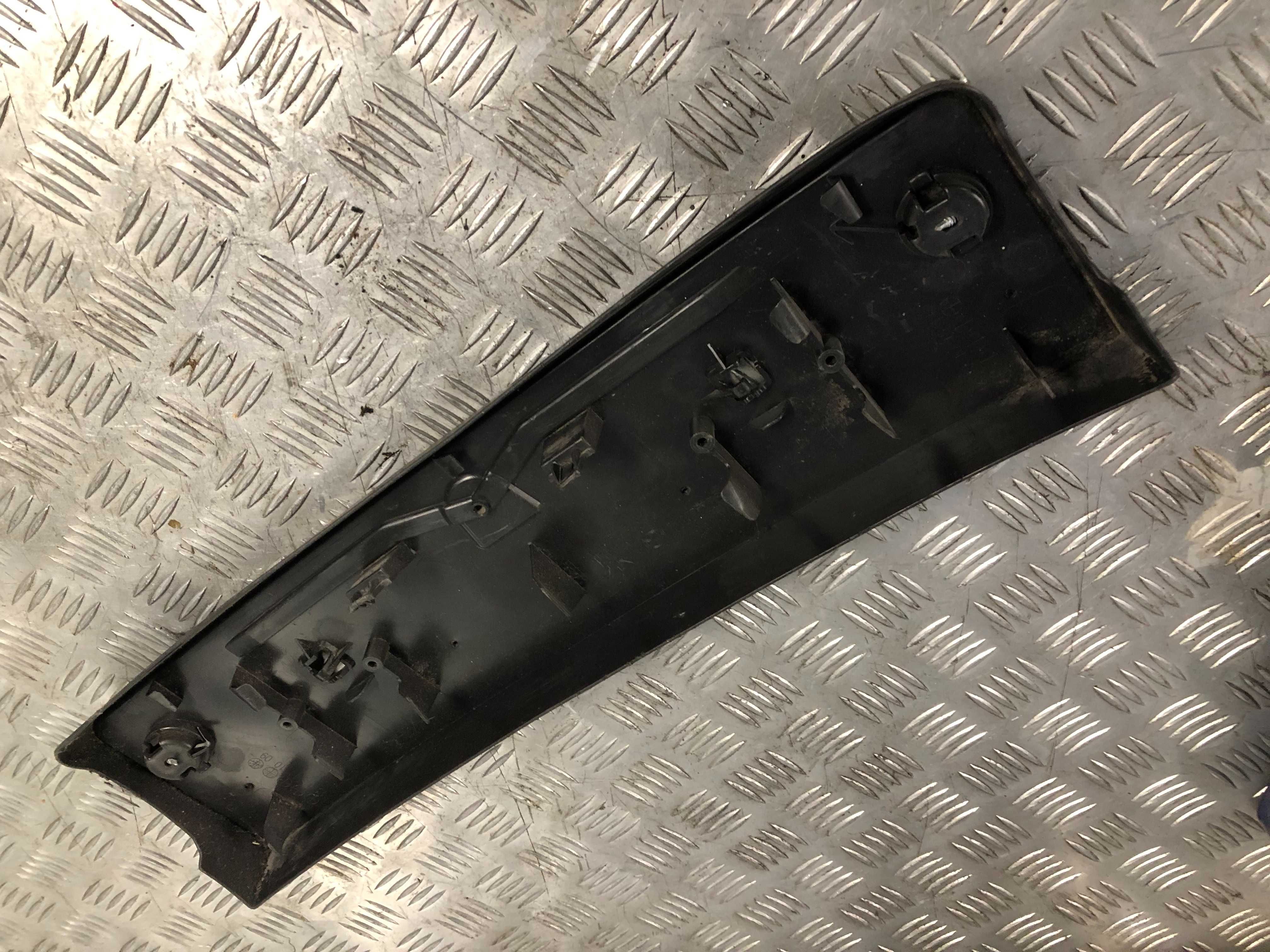 Ramka podkładka pod tablicę rejestracyjną Mazda 2 Lift 10-13r