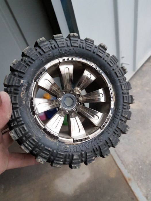 Proline Super Swamper 40 Series on Axial Oversized Rims