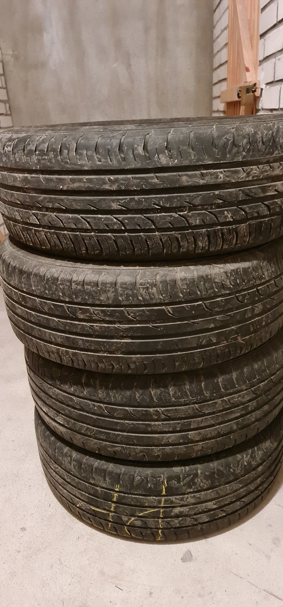 4x 215/55R18 continental