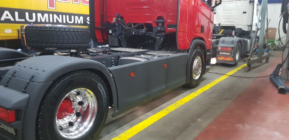Scania  osłona zbiorników zabudowa międzyosiowa między osiowa scania