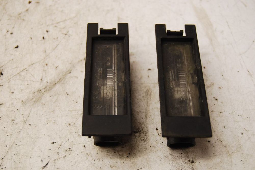 LAMPKA PODŚWIETLENIA TABLICY REJESTRACYJNEJ 13139990 OPEL VECTRA C SIGNUM ASTRA III H ZAFIRA B