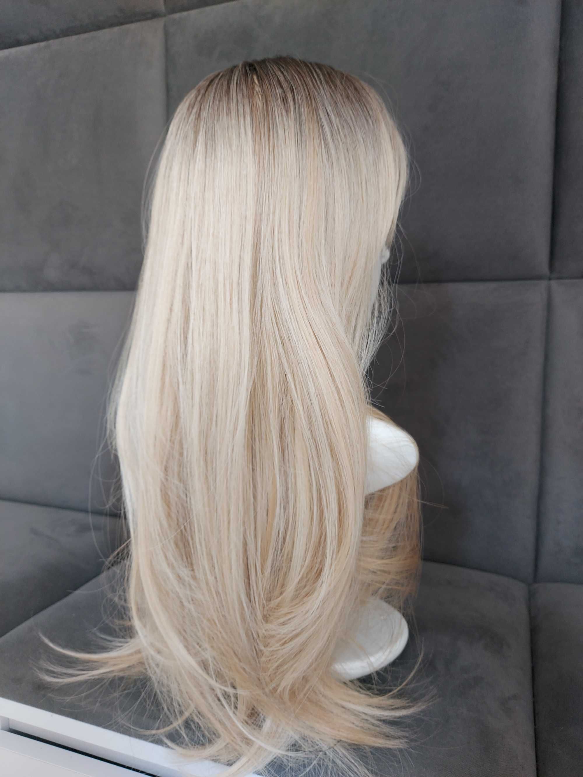 Długa peruka jasny blond naturalny ombre pasemka refleksy na codzień