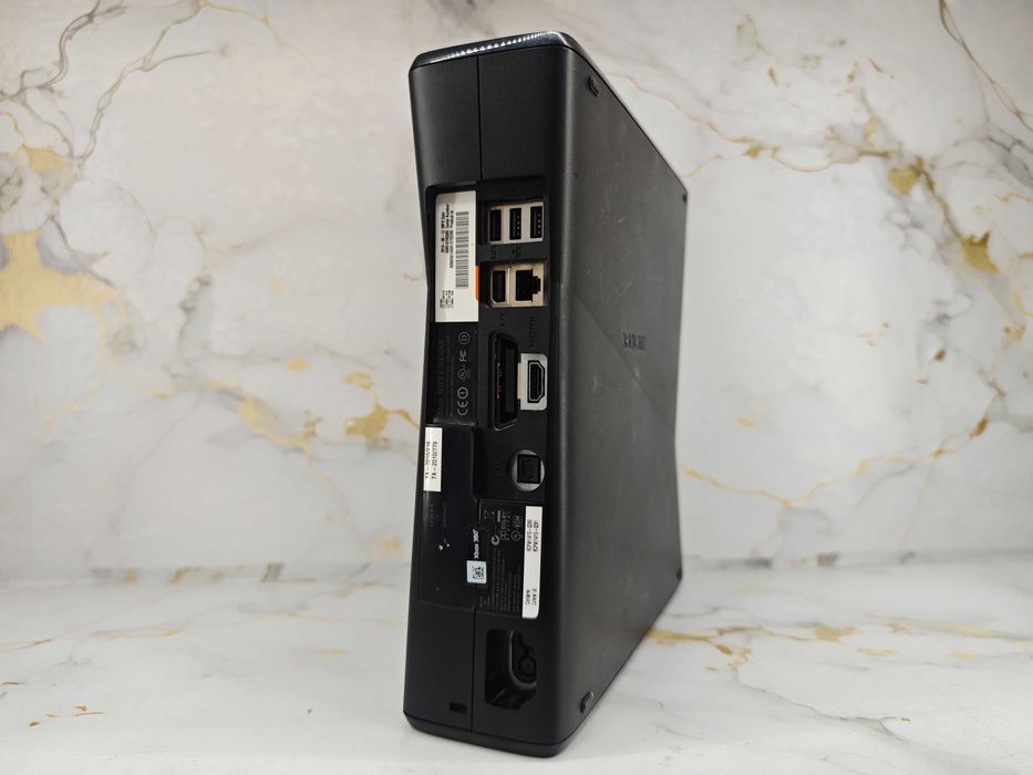 Konsola Xbox 360 S Slim 4 GB + oryginalny pad