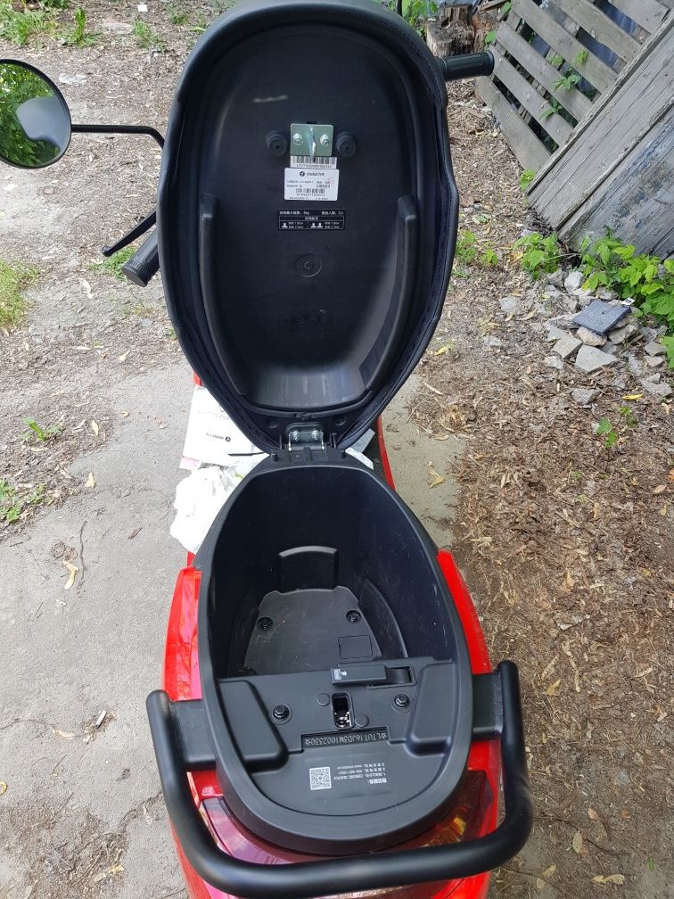 Segway Ninebot E100, запас хода 105км, 1800 ватт, не надо реги и прав