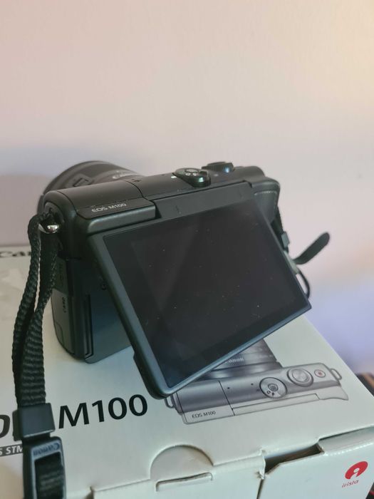 Canon EOS M100 com caixa e acessórios originais