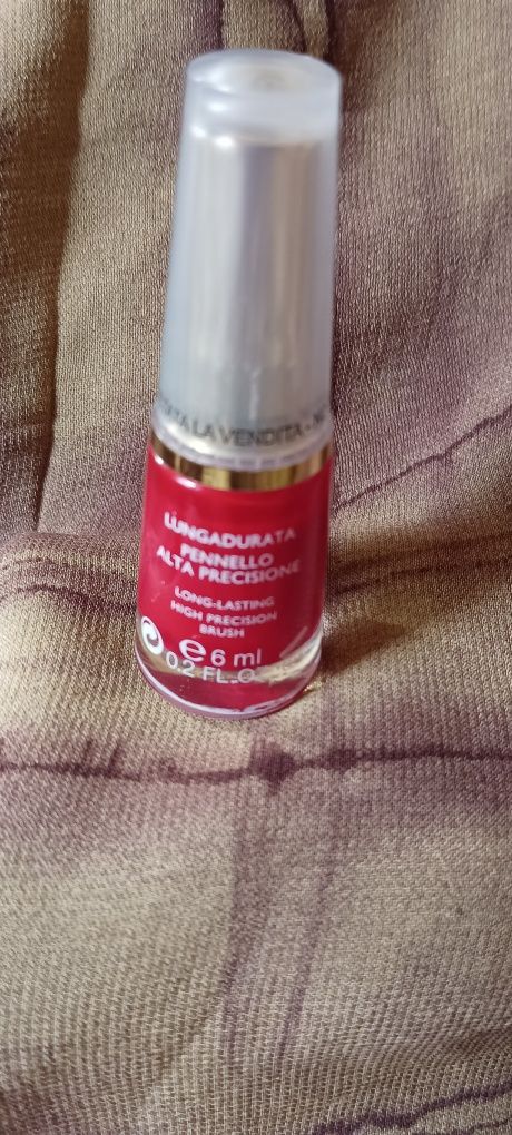 Vernizes vermelhos  efeito gel Collistar make up. Novos