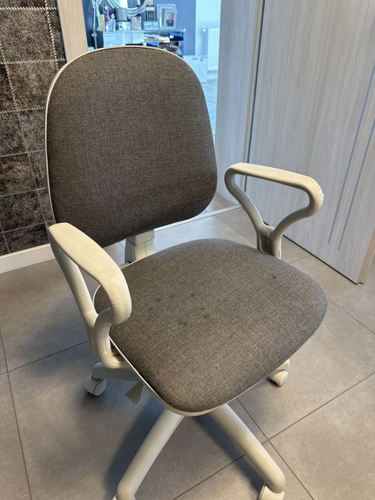Krzeslo obrotowe do biurka dzieciece