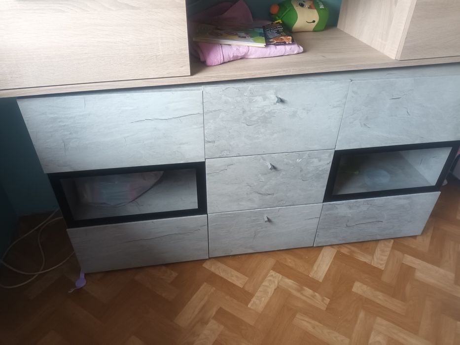 Sprzedam szafkę stan dobry l