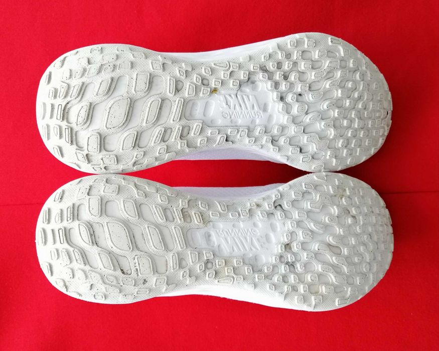 43 Nike oryginalne męskie Revolution Premium Running białe air run