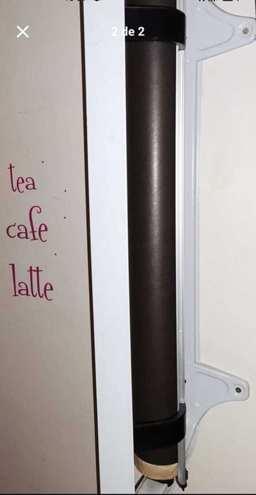 Desenrrolador e cortador de papel de embrulho