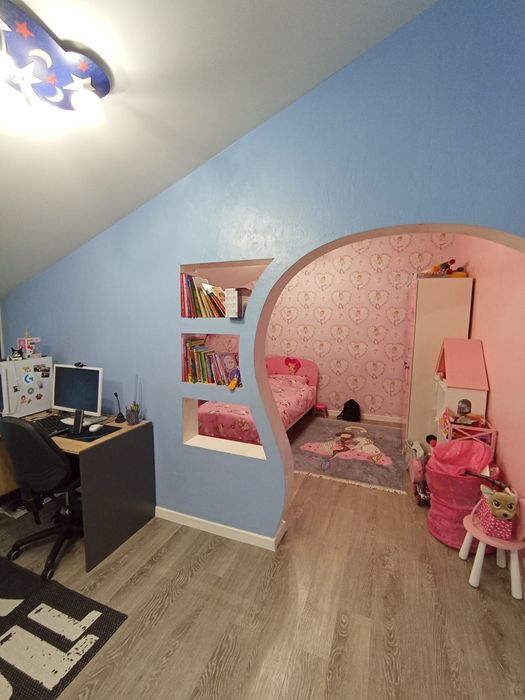 Продається 2-х поверховий будинок з євроремонтом