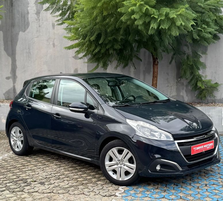 Peugeot 208 1.2 PureTech Signature
