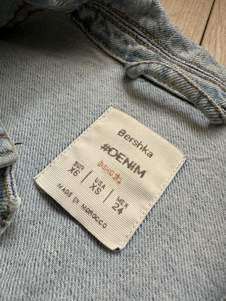 Джинсова куртка Bershka