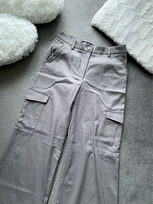 Szare spodnie bojówki z kieszeniami wysoki stan