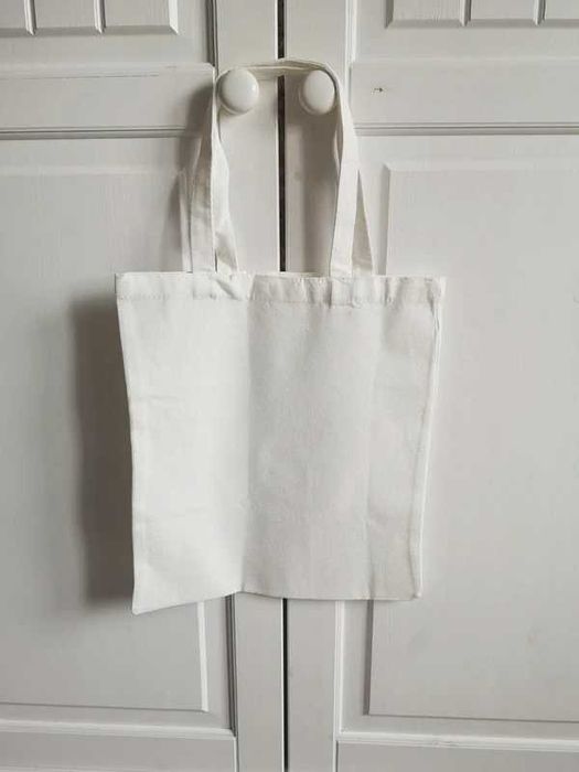 Urocza Torba shopperka materiałowa na zakupy z grafiką mofusand.