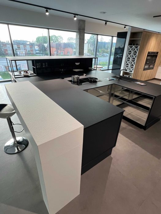 Meble kuchenne -wyspa ,blat HPL , okucia Blum nowe sprzedam.