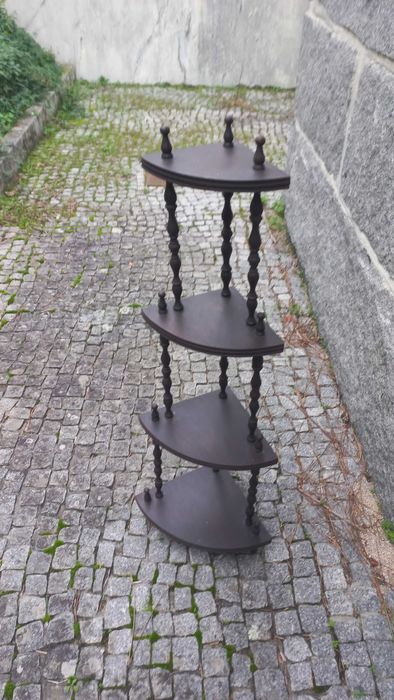 Prateleiras de canto