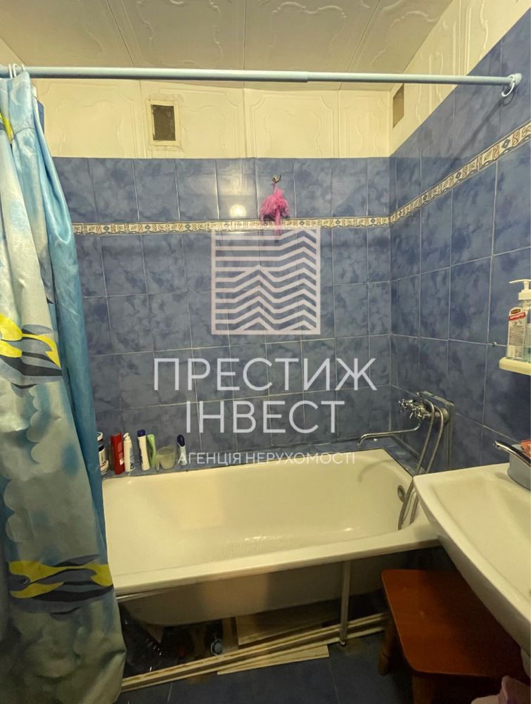 Продаж 3-к.кв з окремими кімнатами по вулиці Лютнева