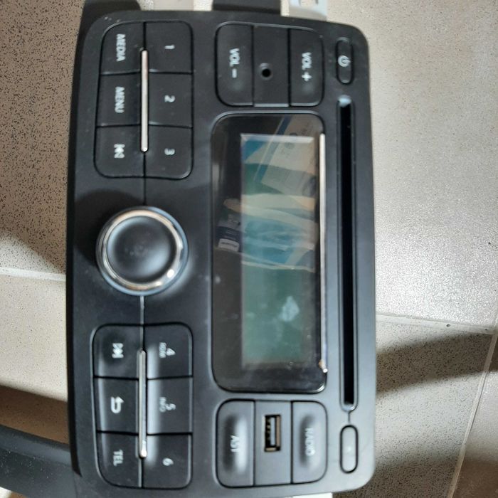 Продам магнітолу Рено Sandero Duster Logan AGC-0060RF-A з рамкою