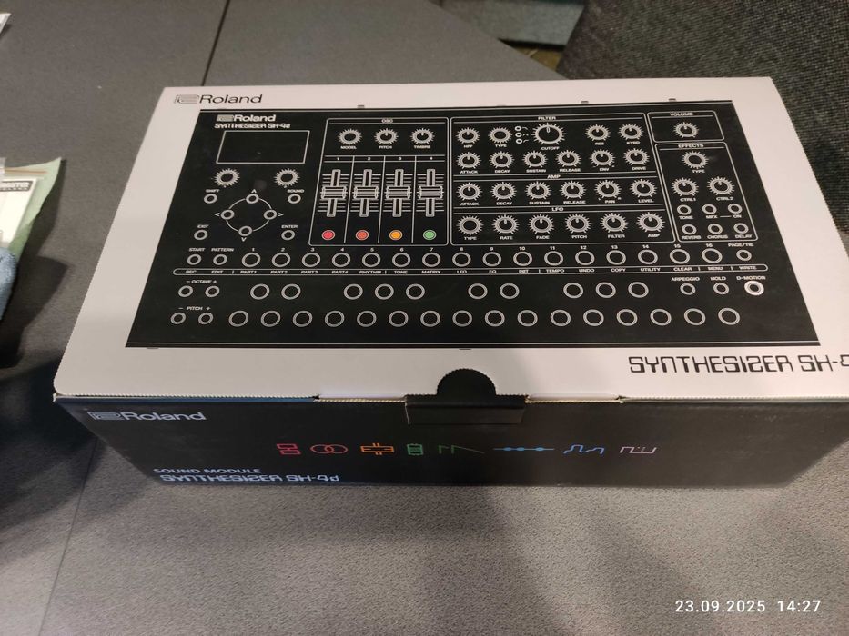 Roland SH-SD syntezator (drum machine)
