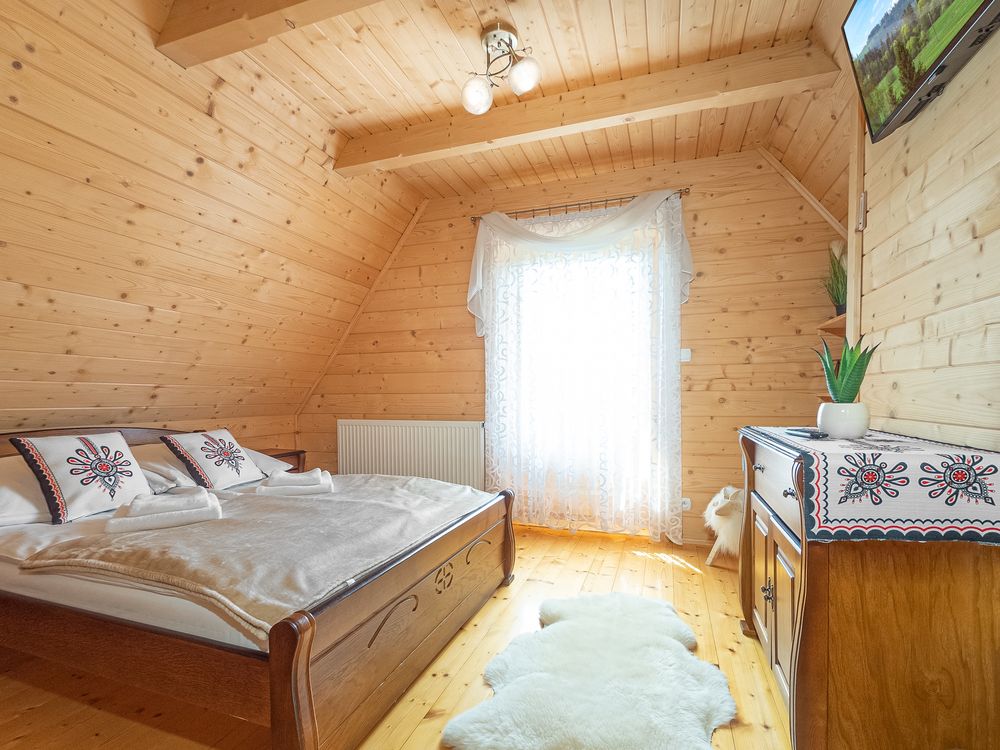 Domki z jacuzzi sauna i kominkiem w górach noclegi