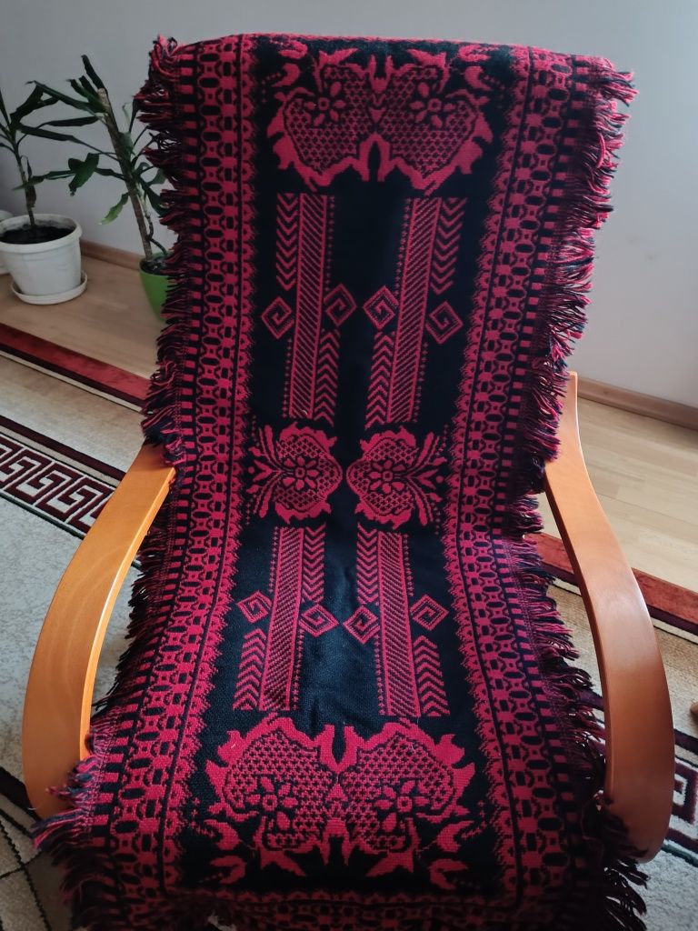 Narzuta na fotele i bieżnik z czasów Prl