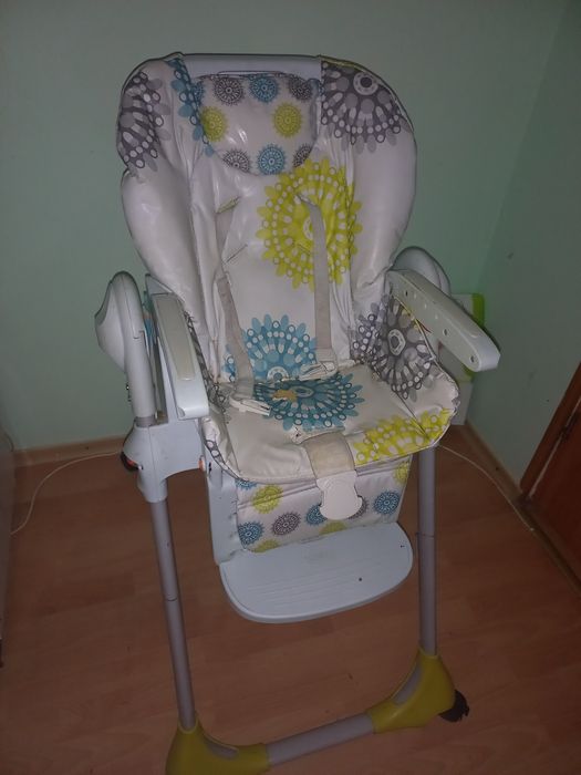 Стільчик для годування