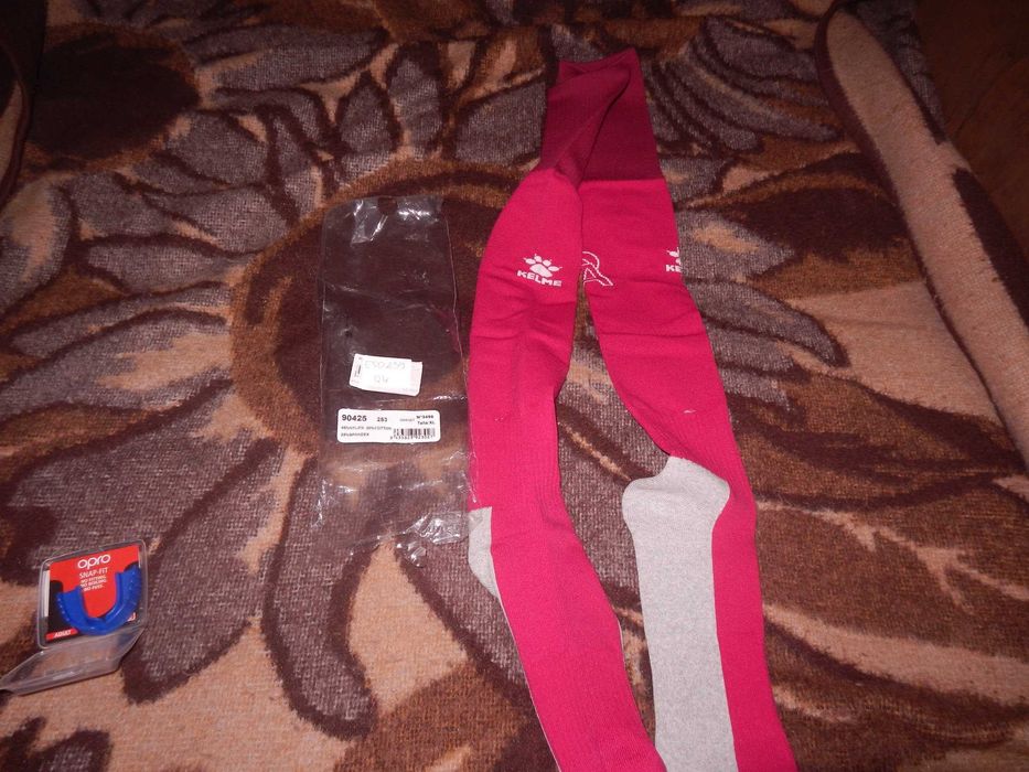 Wyprzedaż->  długie getry do piłki nożnej KELME XL