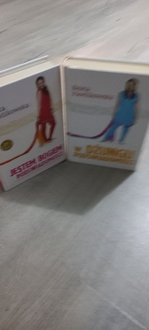 2x Beata Pawlikowska