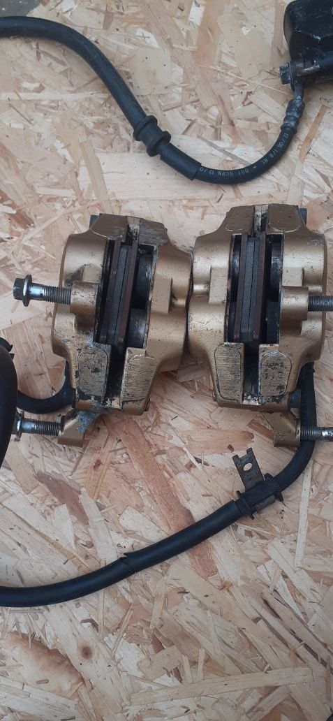Travagem  bomba dupla moto