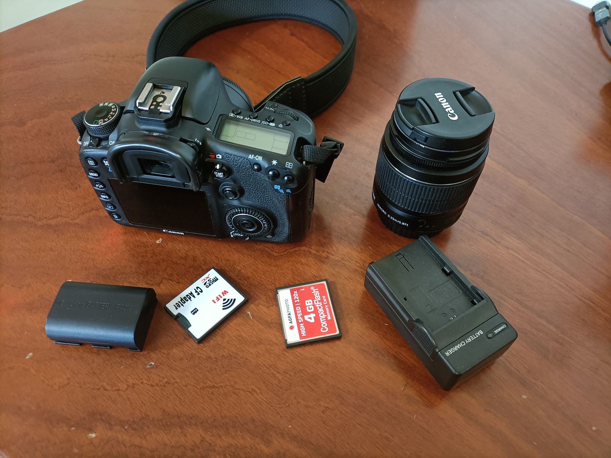 Cannon eos 7d  .