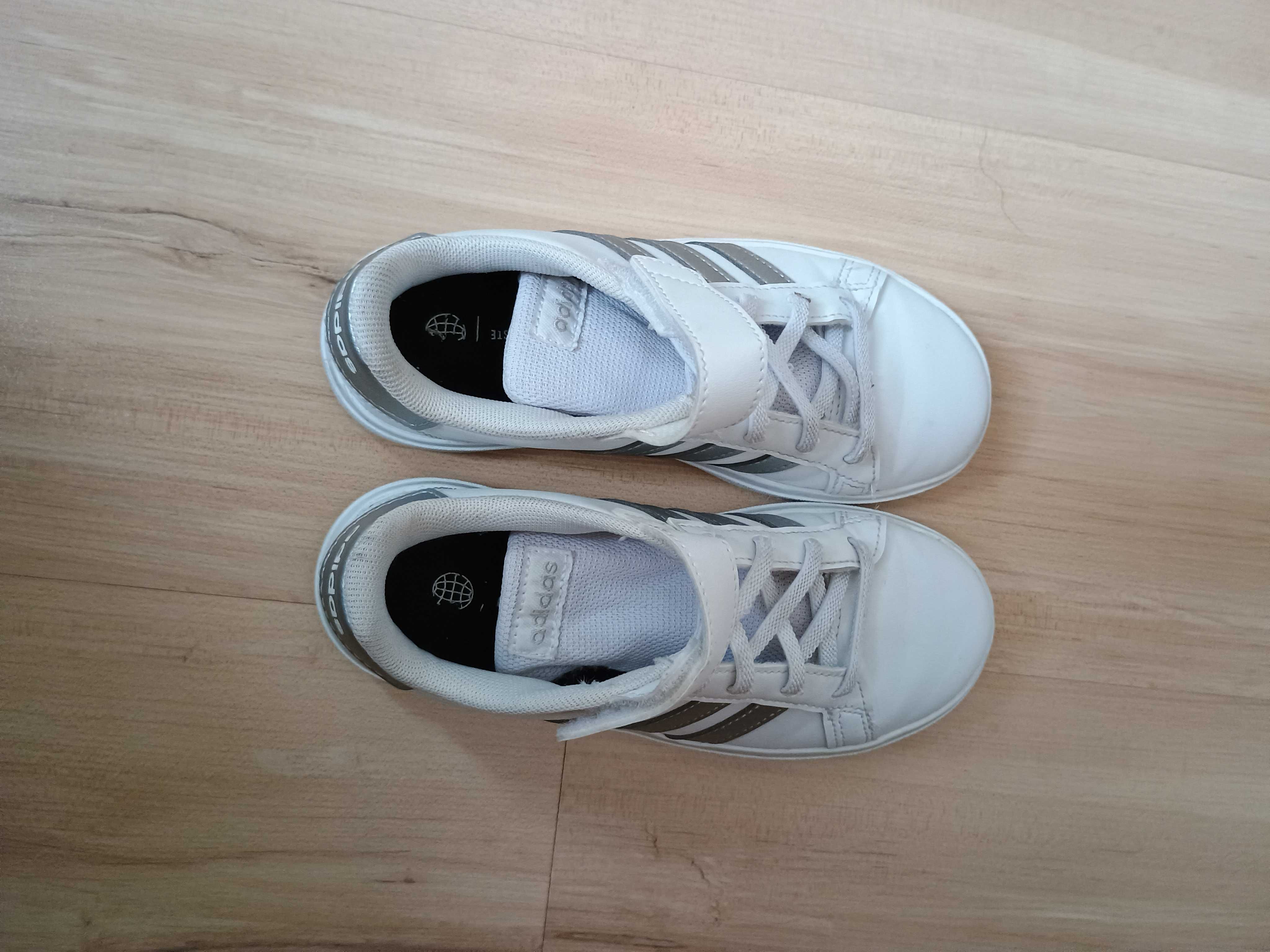 Sprzedam adidasy białe rozm. 31