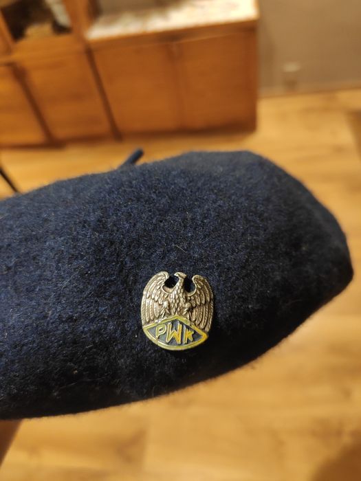 Orzeł PWK przypinka beret