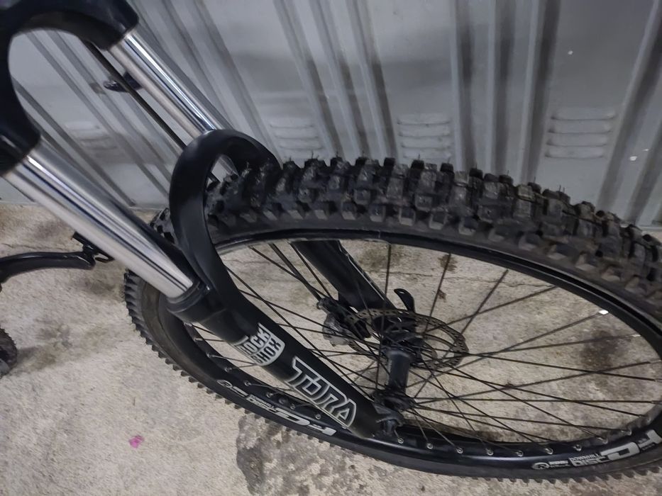 Bicicleta  BTT downhill