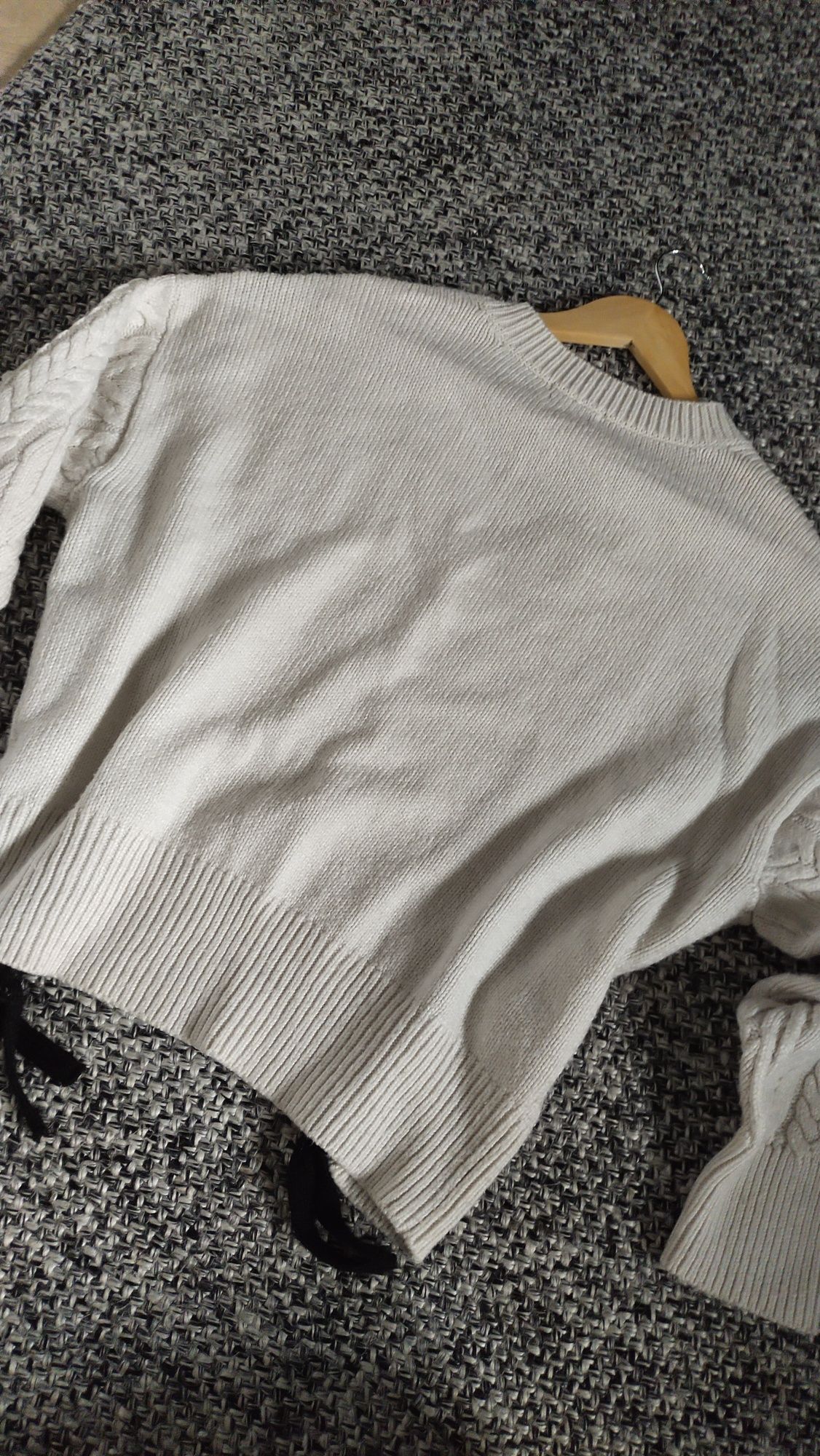 Reserved sweter rozmiar M
