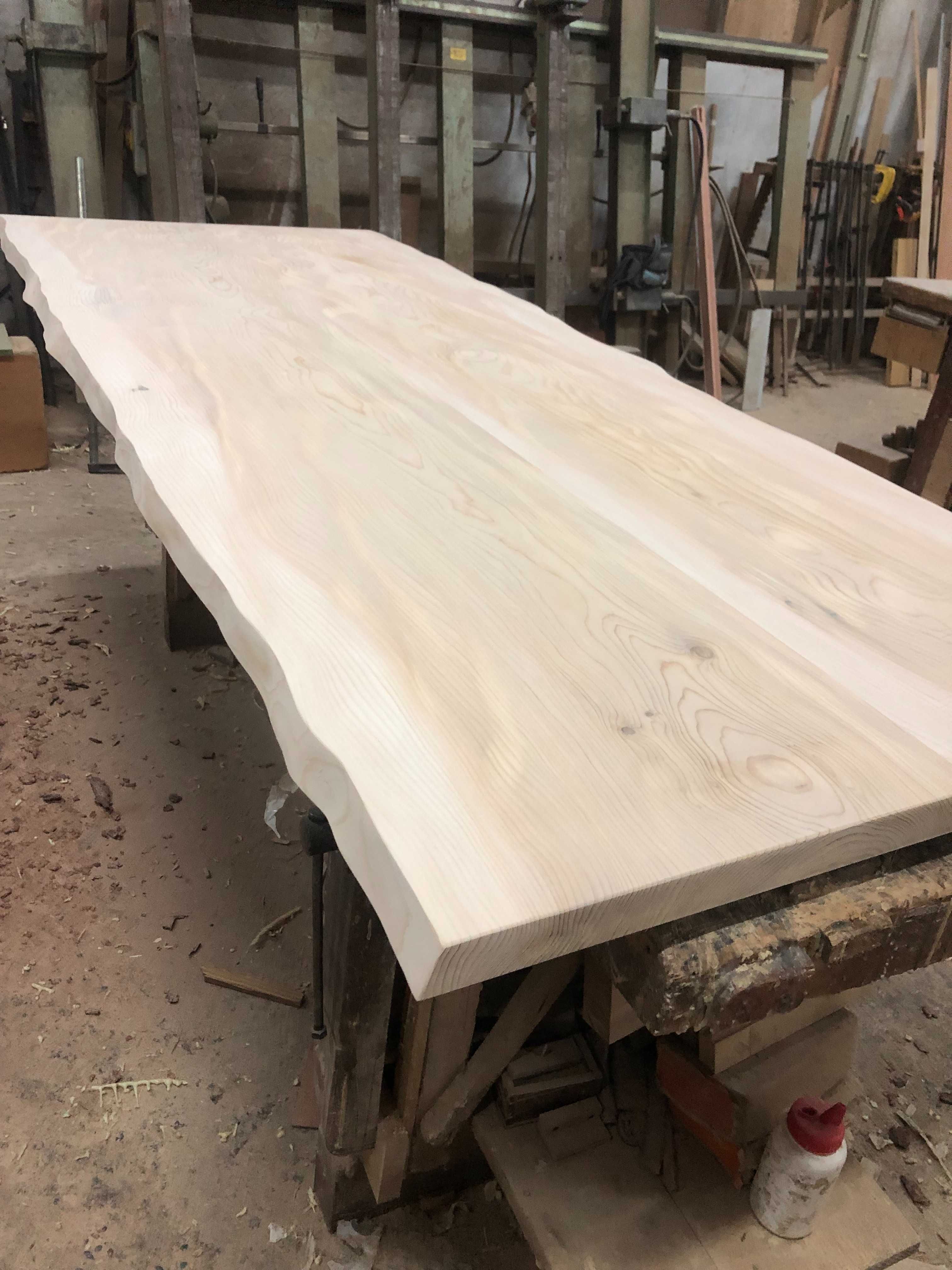 Mesa rustica em madeira maciça de Cedro
