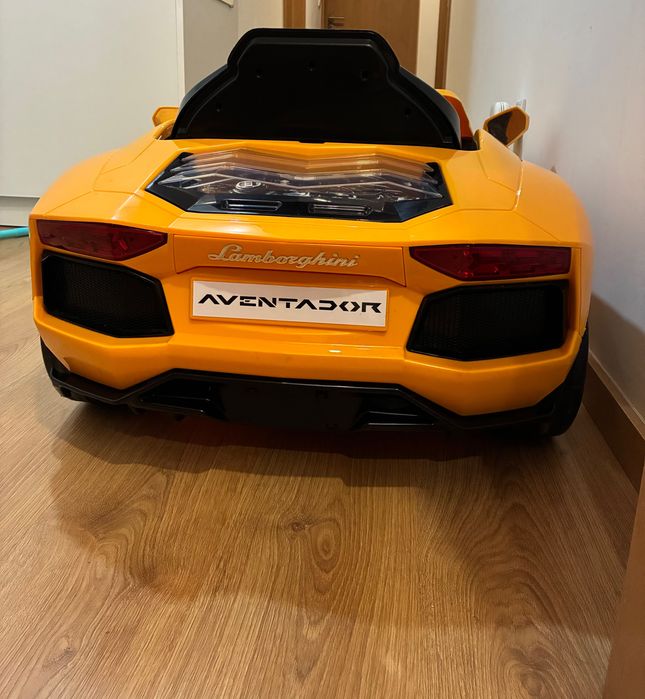 Carro Lamborghini aventador