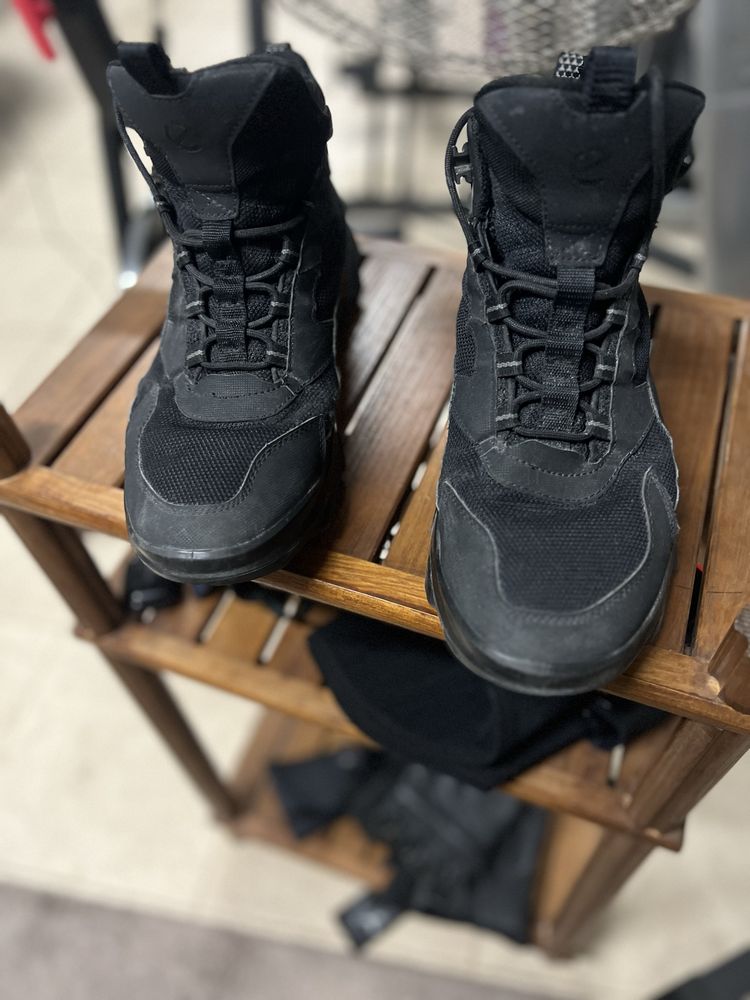 Botas taticas marca Ecco
