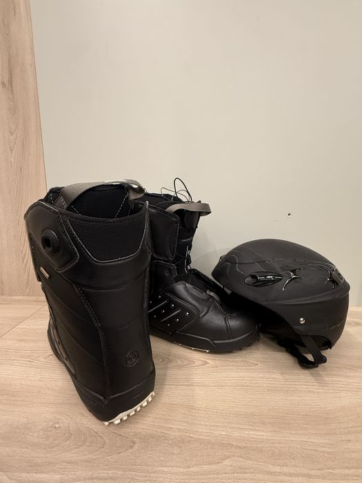 Zestaw narciarski WEDZE Buty 45 i Kask